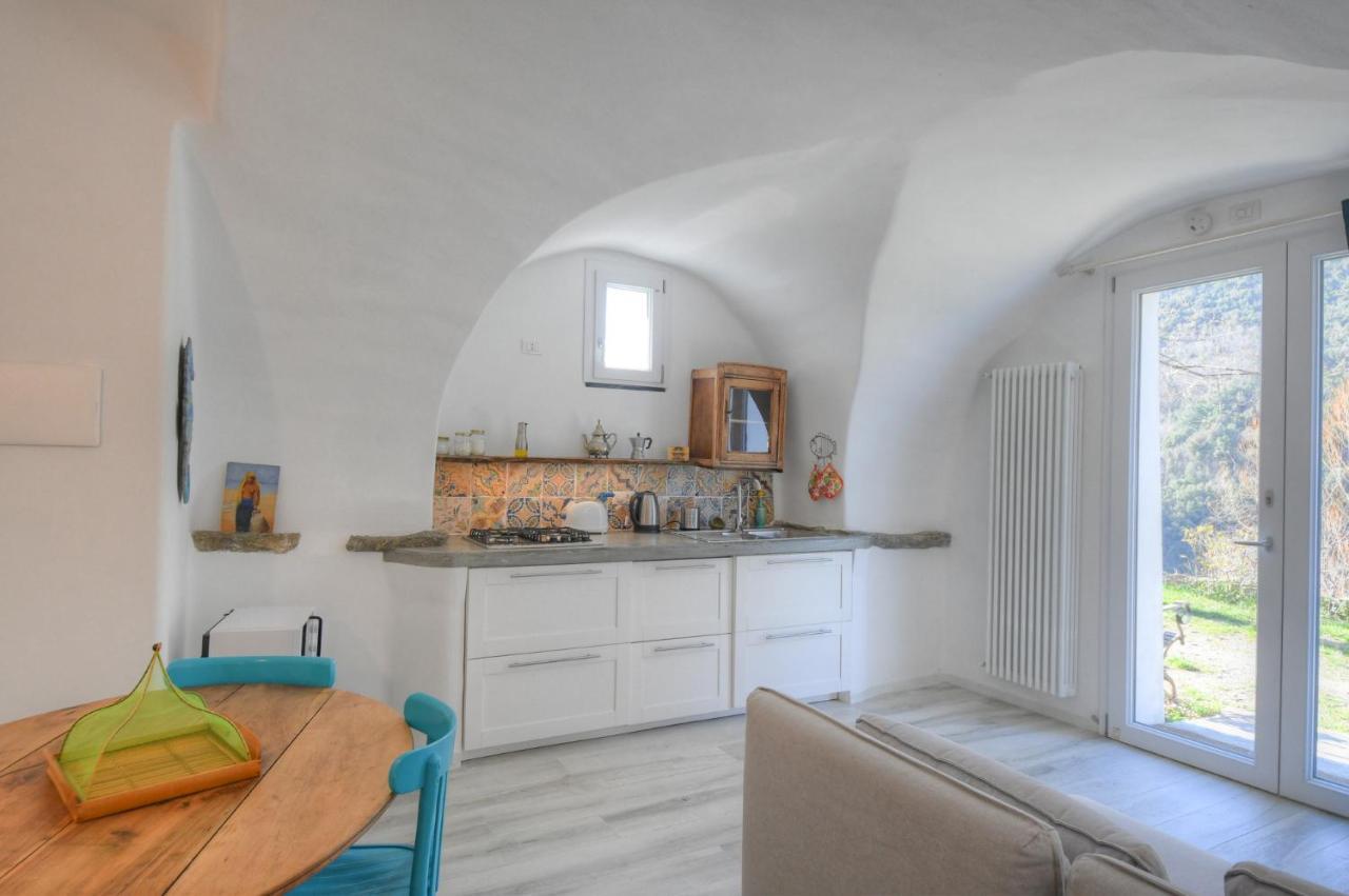 Antica Casa Del Canto Iara - Private Parking Calice Ligure Exterior photo